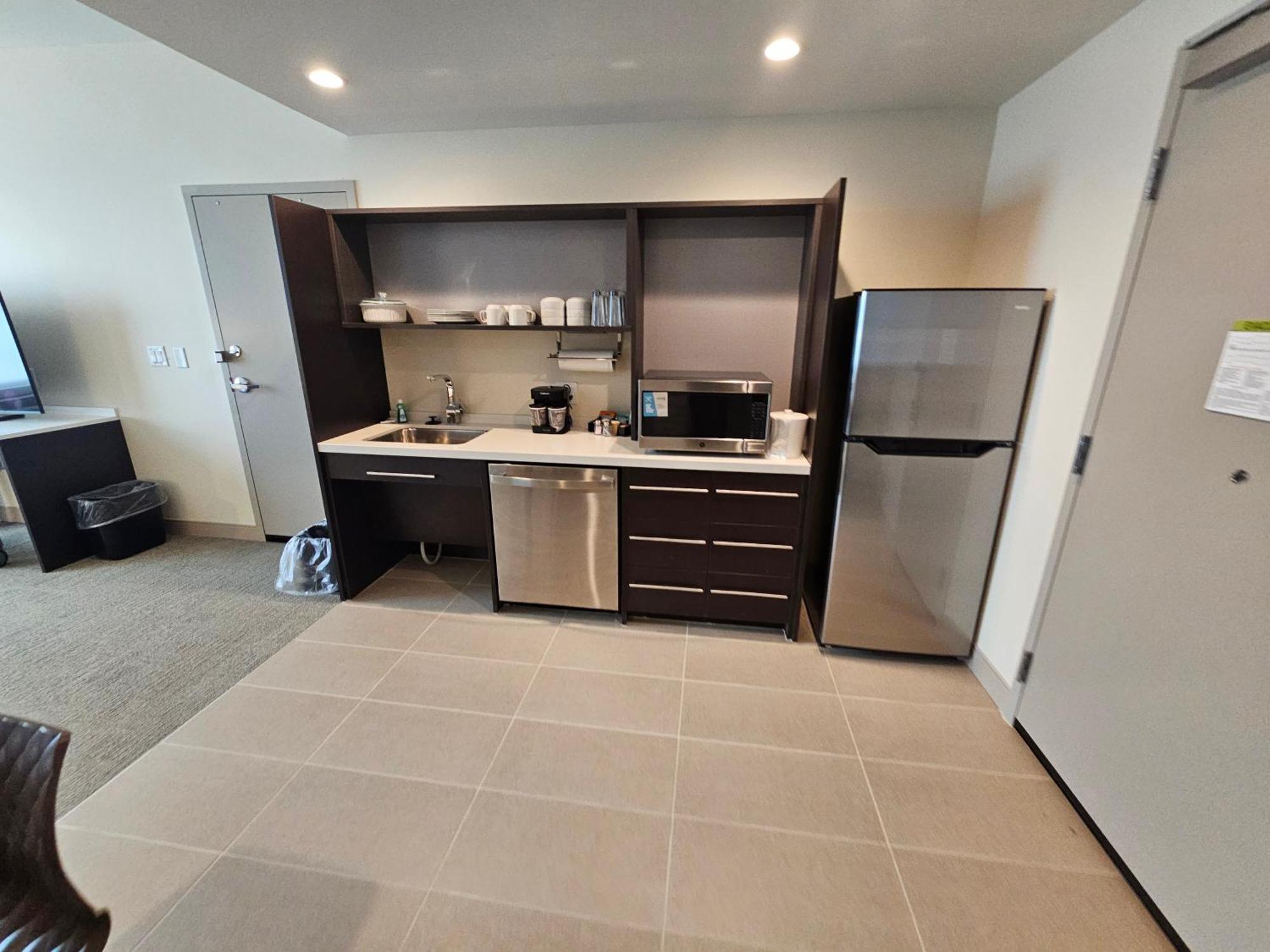Hotel Home2 By Hilton Allentown Airport 3*