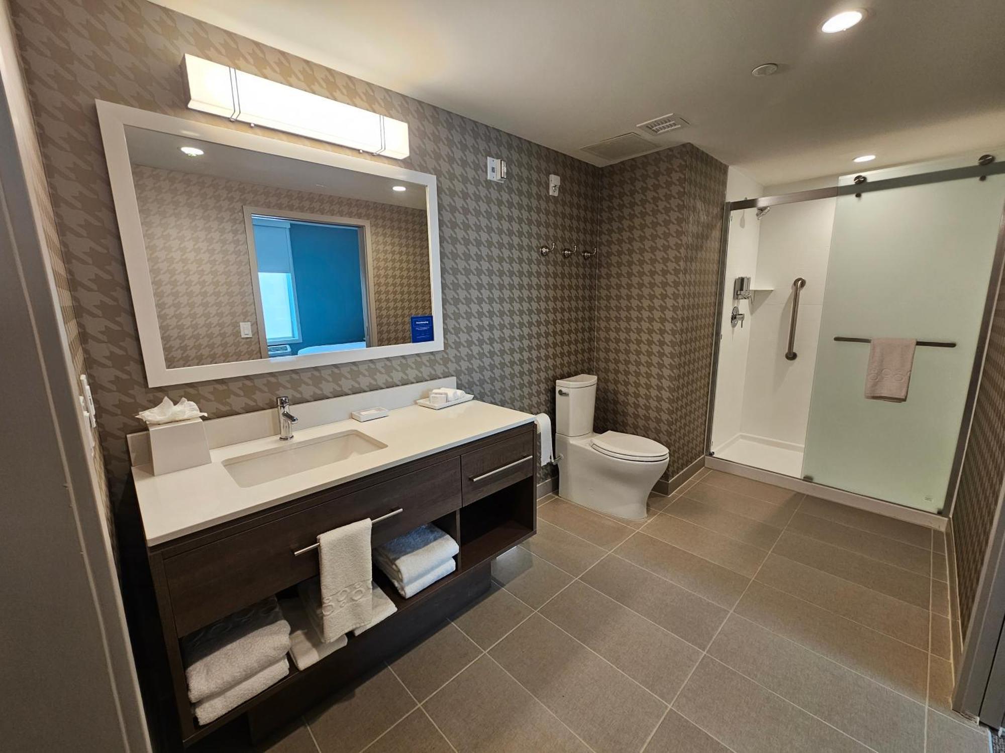 Home2 By Hilton Allentown Airport Hotel