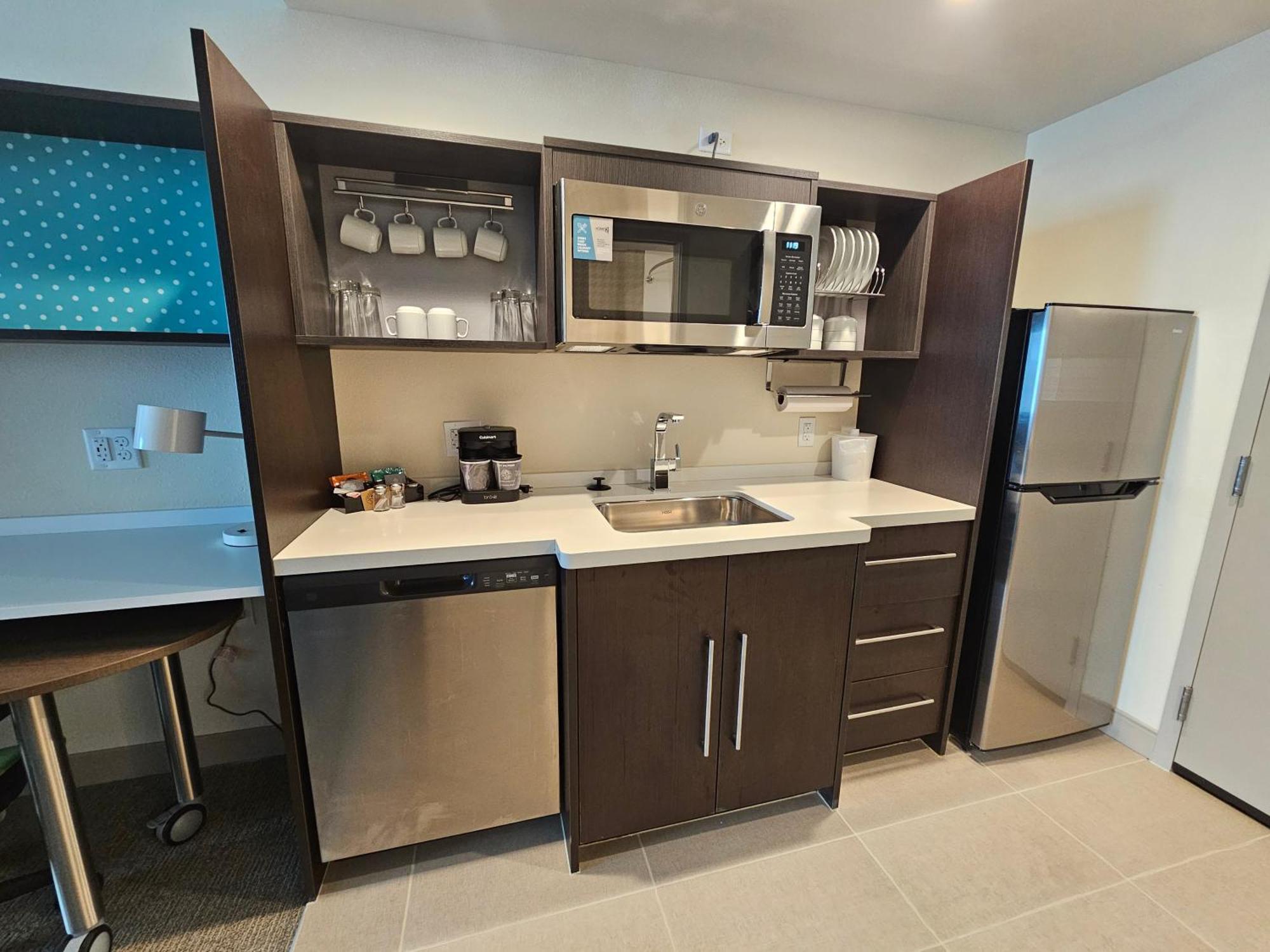 Home2 By Hilton Allentown Airport 3*