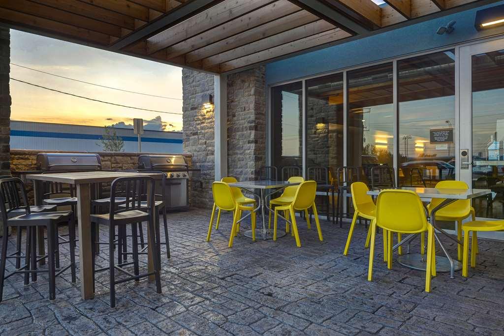 Hotel Home2 By Hilton Allentown Airport 3*