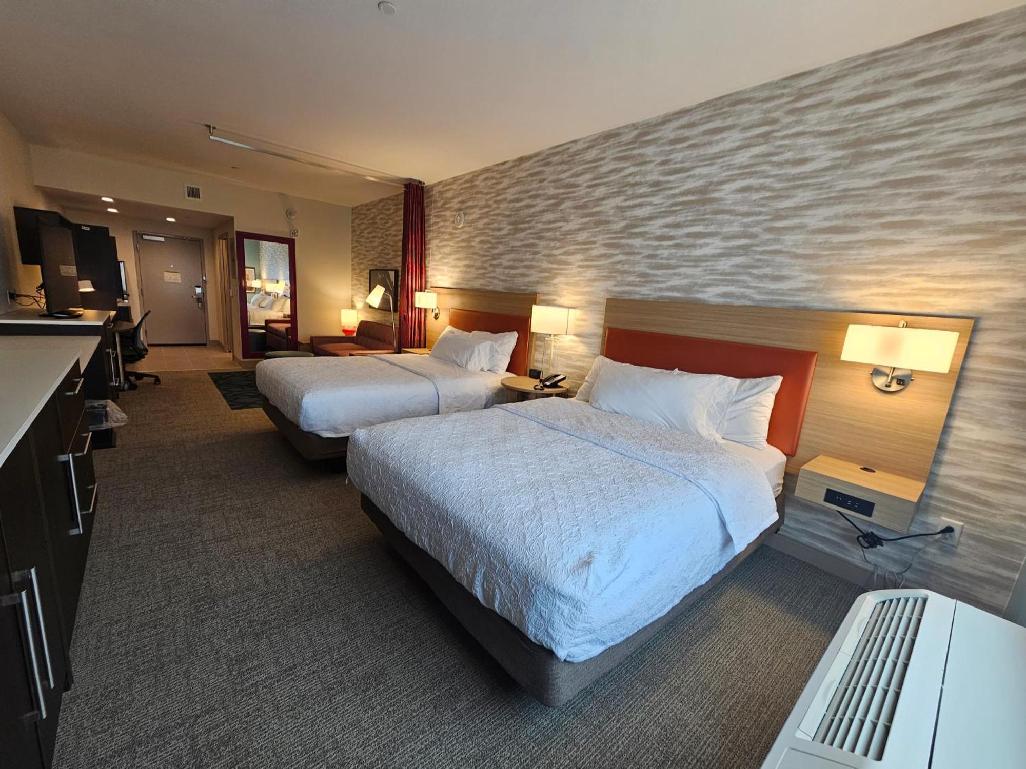 Home2 By Hilton Allentown Airport Hotel 3*
